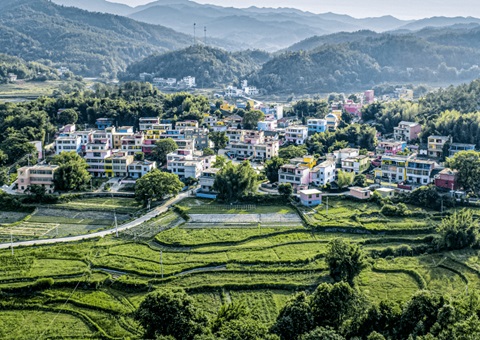 江西省实现天下首例“采矿权+整体建设用地使用权”组合供应