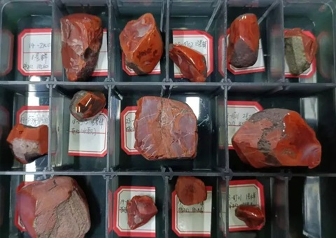 1.01亿元成交！！天下首宗 “南红玛瑙” 矿权拍卖落槌